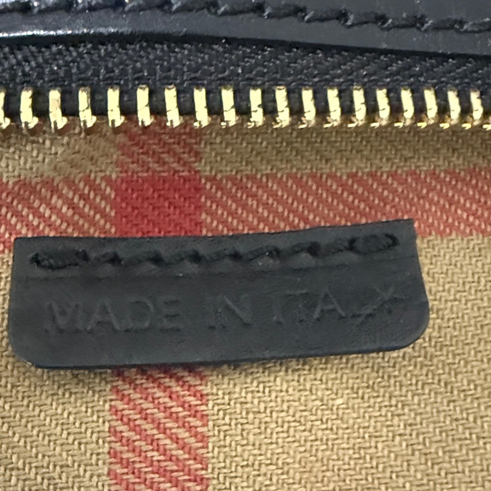 Burberry Black Shoulder Bag with Gold Details - Picture 11 of 16